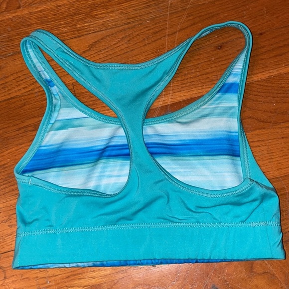 Champion stretchy soft gym sports bra workout blue white sky stripe reversible - Picture 3 of 4